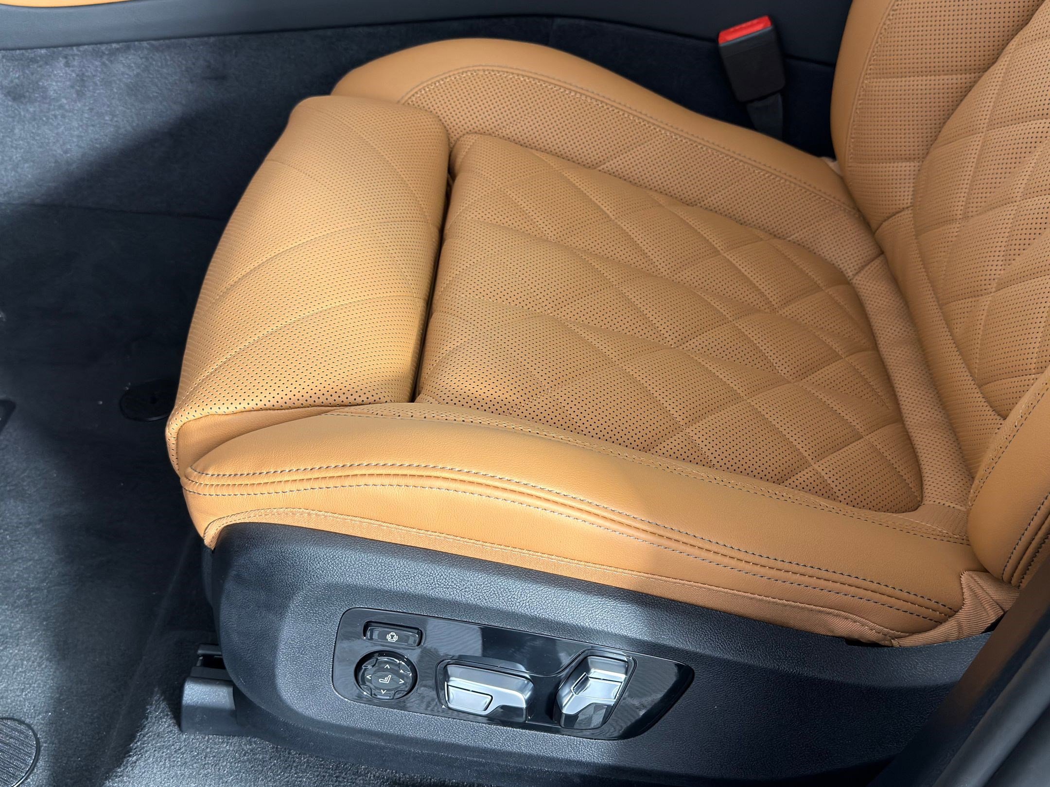 New 2026 BMW X5 sDrive40i image 13