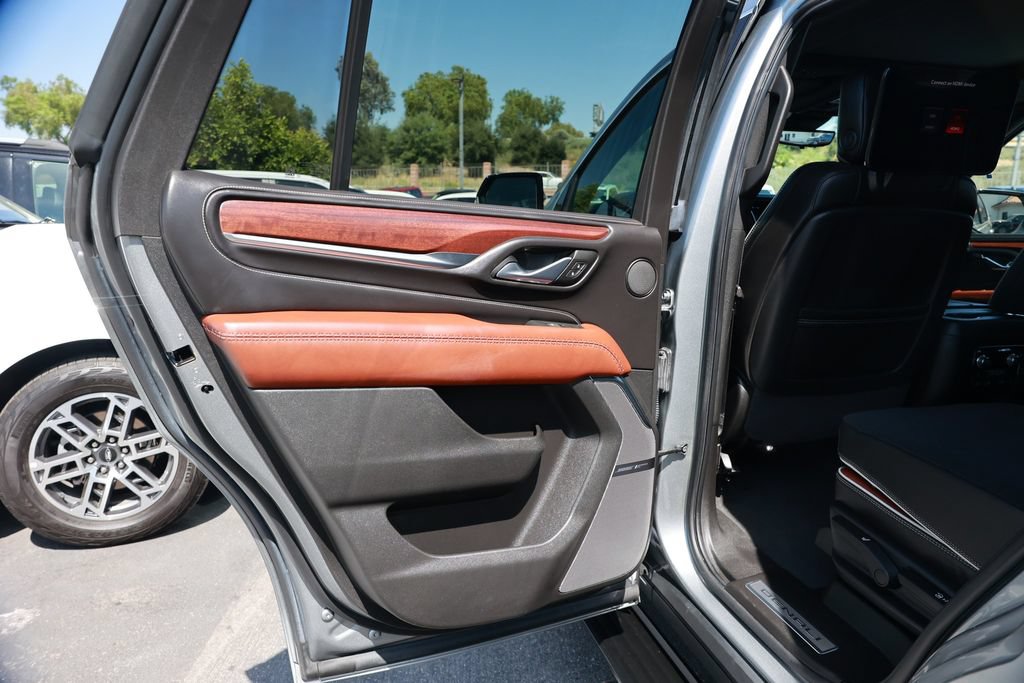 Used 2023 GMC Yukon Denali Ultimate AWD/4WD image 42