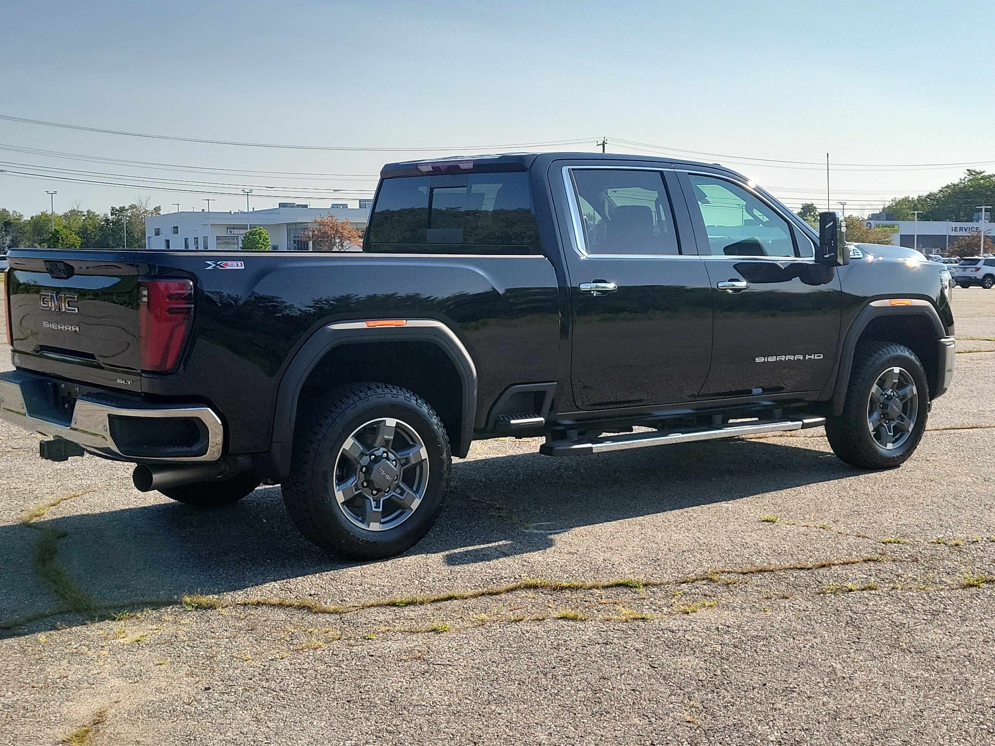 New 2026 GMC Sierra 3500 SLT w/ SLT Premium Package AWD/4WD image 7