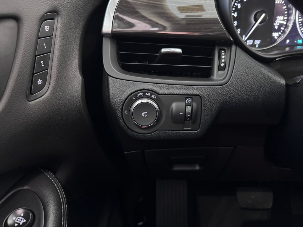 Certified 2019 Buick Envision Premium AWD/4WD image 25