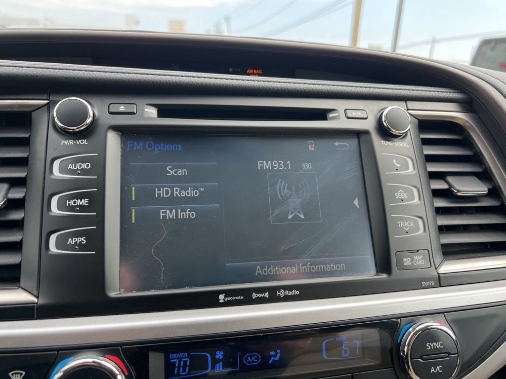 Used 2018 Toyota Highlander XLE AWD/4WD image 12