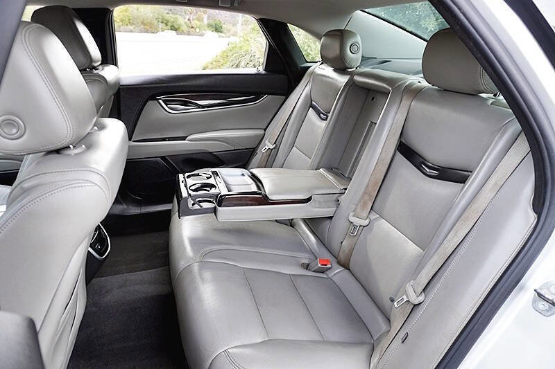 Used 2017 Cadillac XTS Luxury image 16