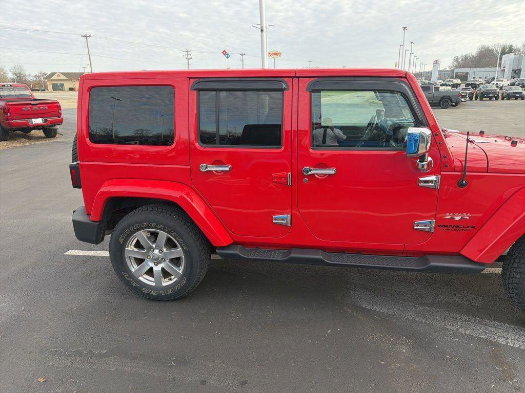 Used 2017 Jeep Wrangler Unlimited Sahara w/ Dual Top Group AWD/4WD image 3