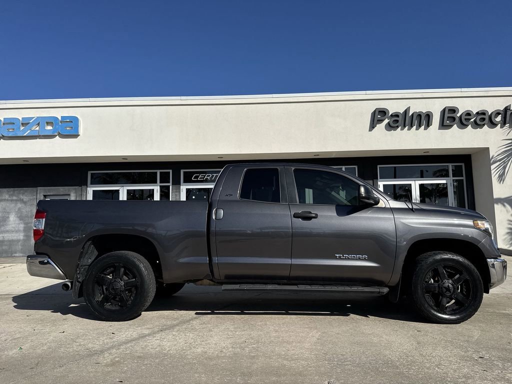 Used 2019 Toyota Tundra SR5 w/ SR5 Upgrade Package image 23