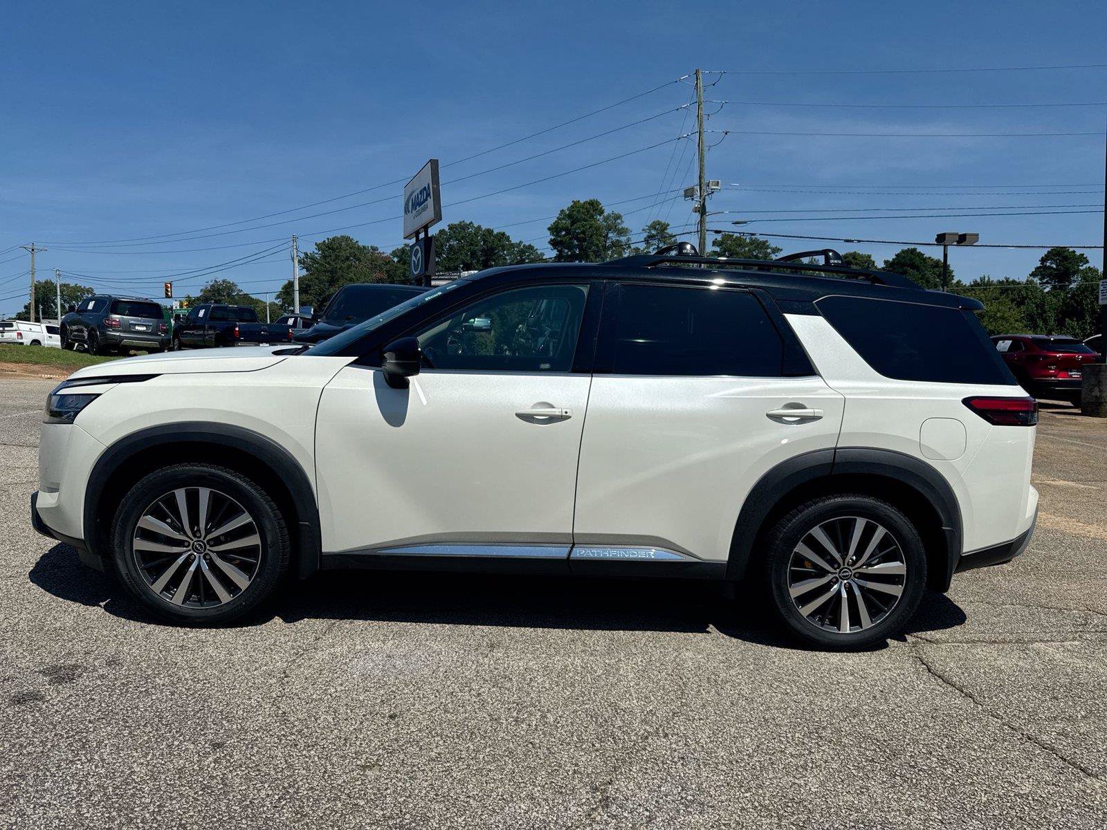 Used 2022 Nissan Pathfinder Platinum w/ Cargo Package AWD/4WD image 20