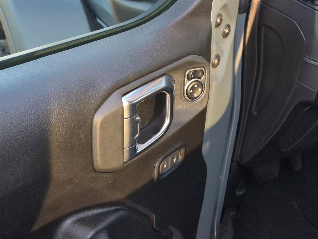 Used 2026 Jeep Wrangler Unlimited Rubicon AWD/4WD image 13