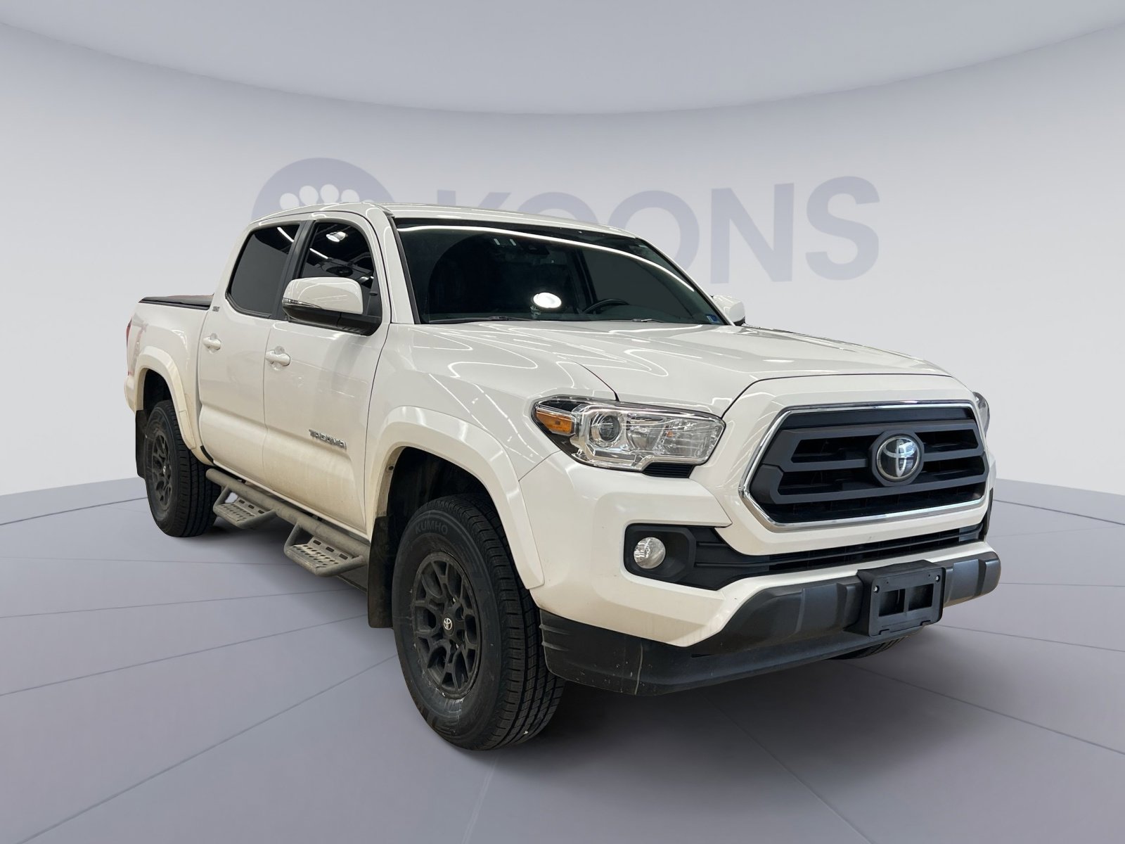 Used 2022 Toyota Tacoma SR5 w/ Technology Package image 7
