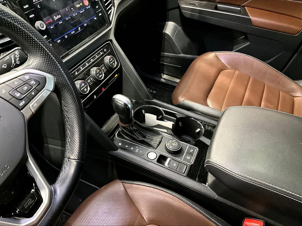 Used 2022 Volkswagen Atlas SEL Premium image 15