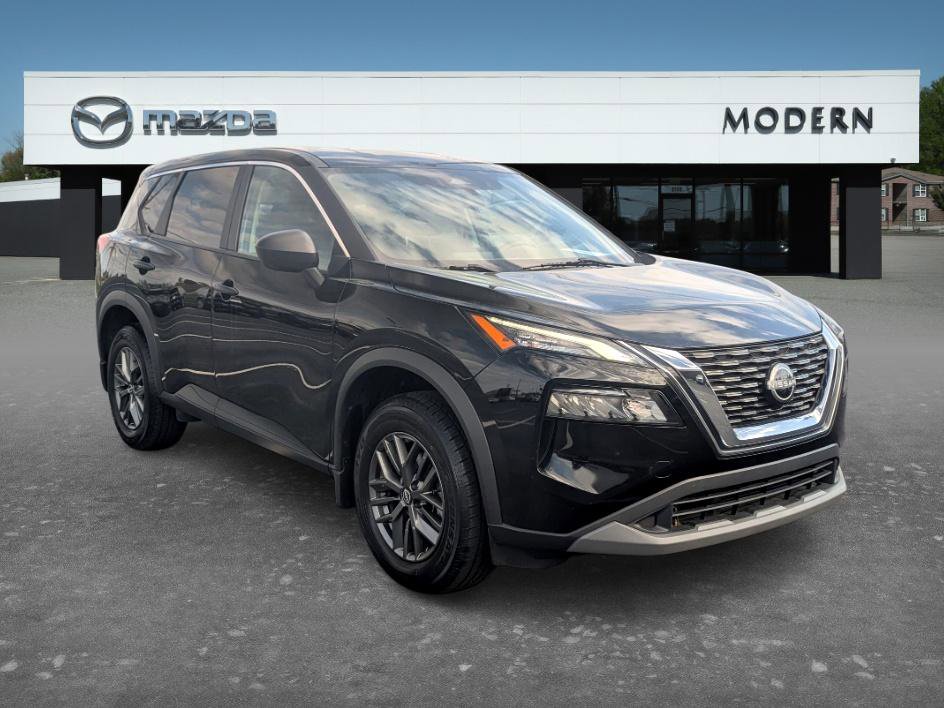 Used 2023 Nissan Rogue S image 3