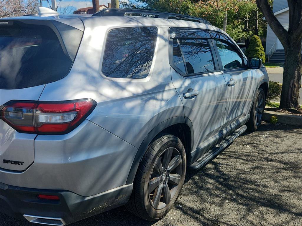 Used 2023 Honda Pilot Sport image 3