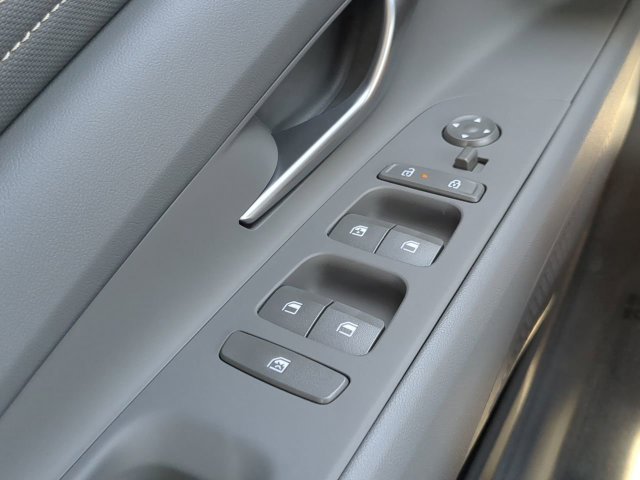 New 2026 Hyundai Elantra Sport FWD image 21