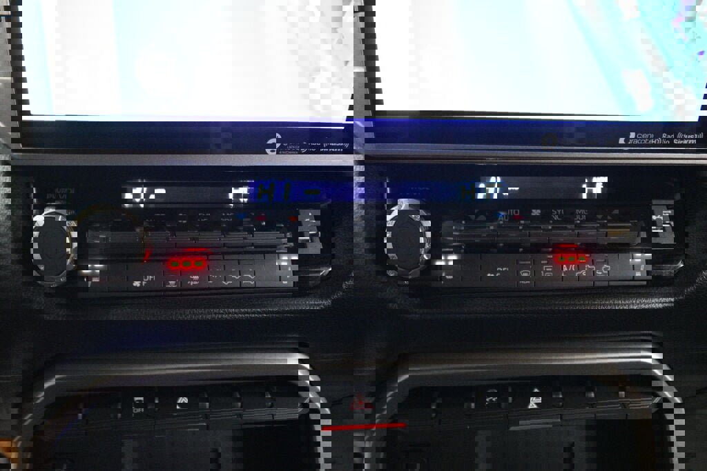 Used 2022 Toyota Tundra SR5 w/ SR5 Premium Package image 15