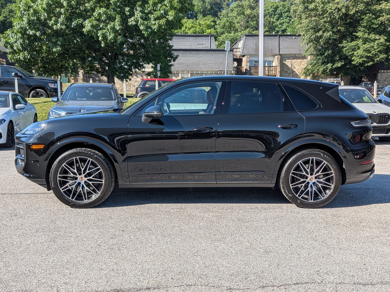 Used 2026 Porsche Cayenne AWD/4WD image 2