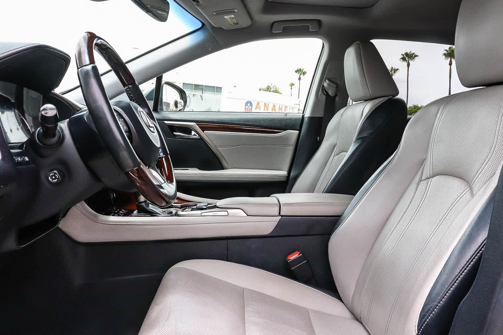 Used 2017 Lexus RX 350 FWD w/ Premium Package image 29