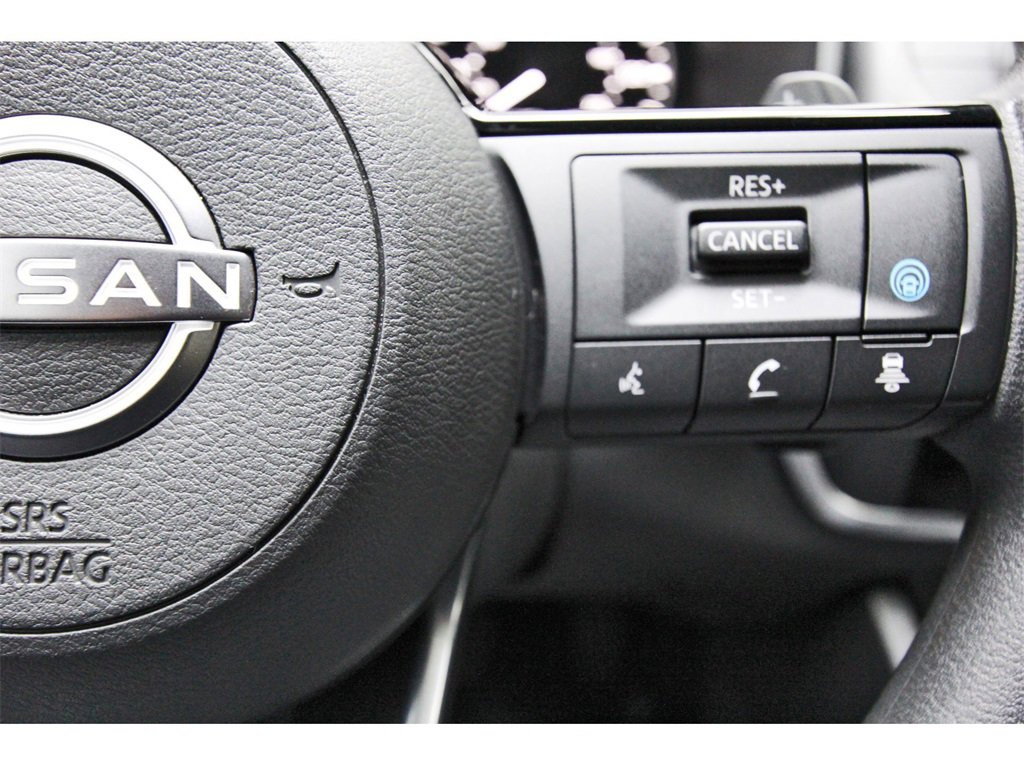 Used 2023 Nissan Rogue SV image 14