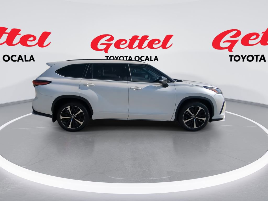Used 2021 Toyota Highlander XSE image 9