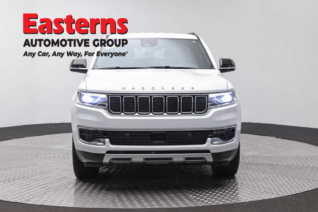 Used 2024 Jeep Wagoneer Series II w/ Flexible Seating Group RWD image 3