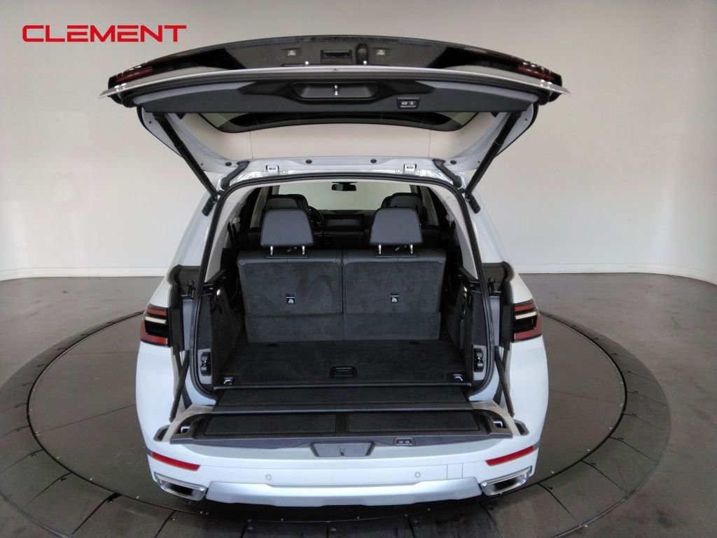 Used 2023 BMW X7 xDrive40i image 8