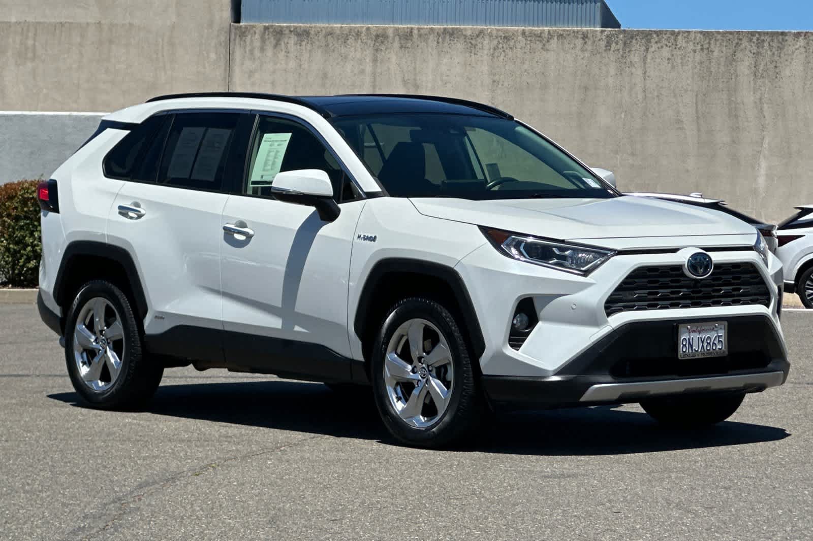 Used 2020 Toyota RAV4 Limited AWD/4WD image 5