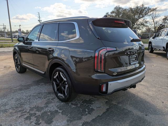 Used 2024 Kia Telluride EX w/ EX Captain's Chair Package image 6