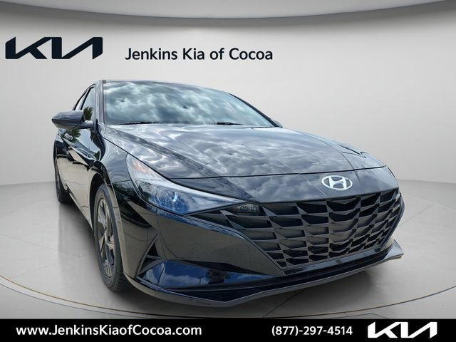 Used 2021 Hyundai Elantra SEL FWD image 2