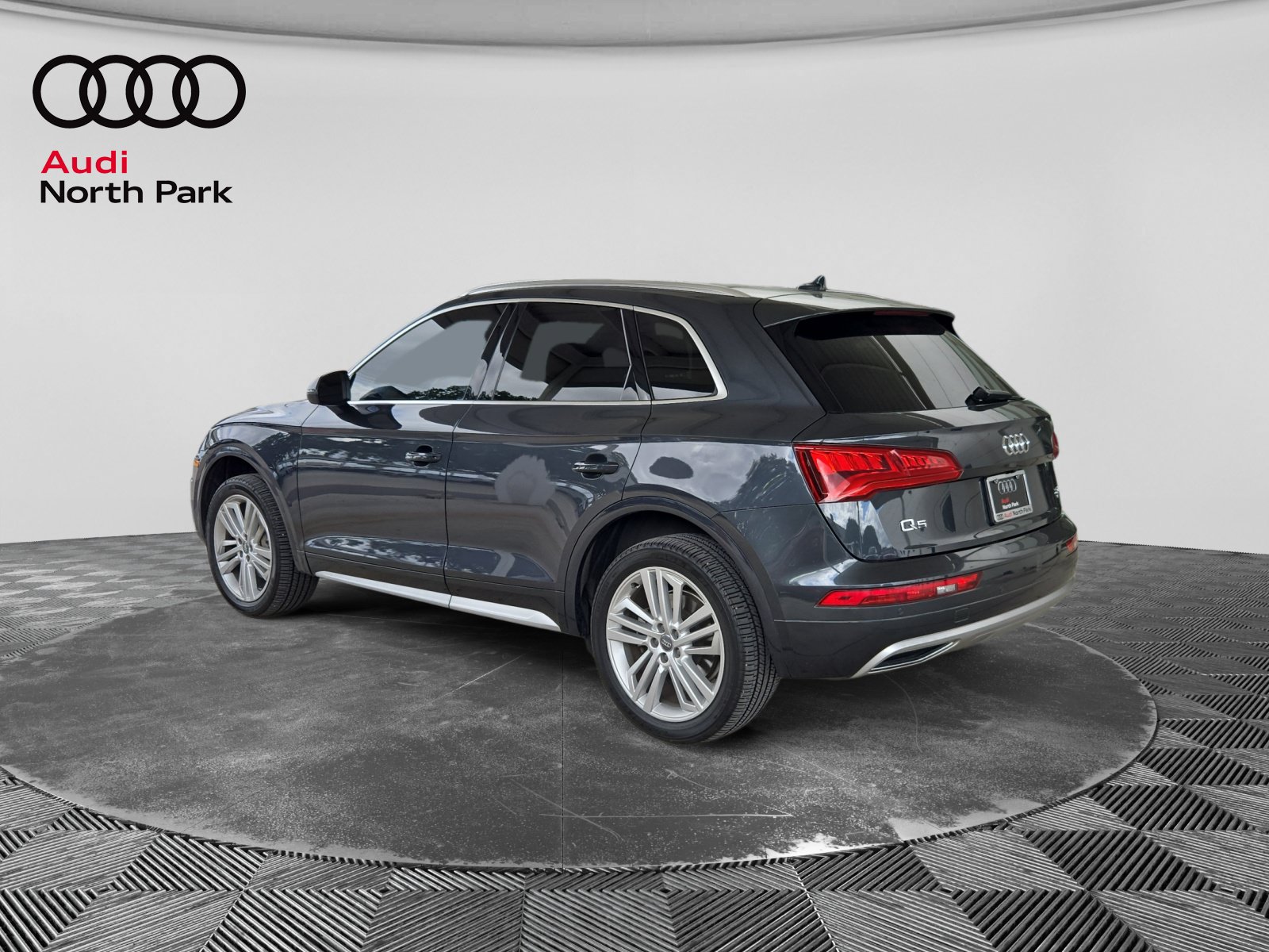 Used 2018 Audi Q5 Prestige w/ Prestige Package AWD/4WD image 3