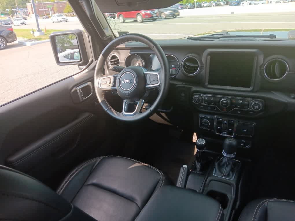 Used 2023 Jeep Wrangler Unlimited Sahara w/ Cold Weather Group AWD/4WD image 20