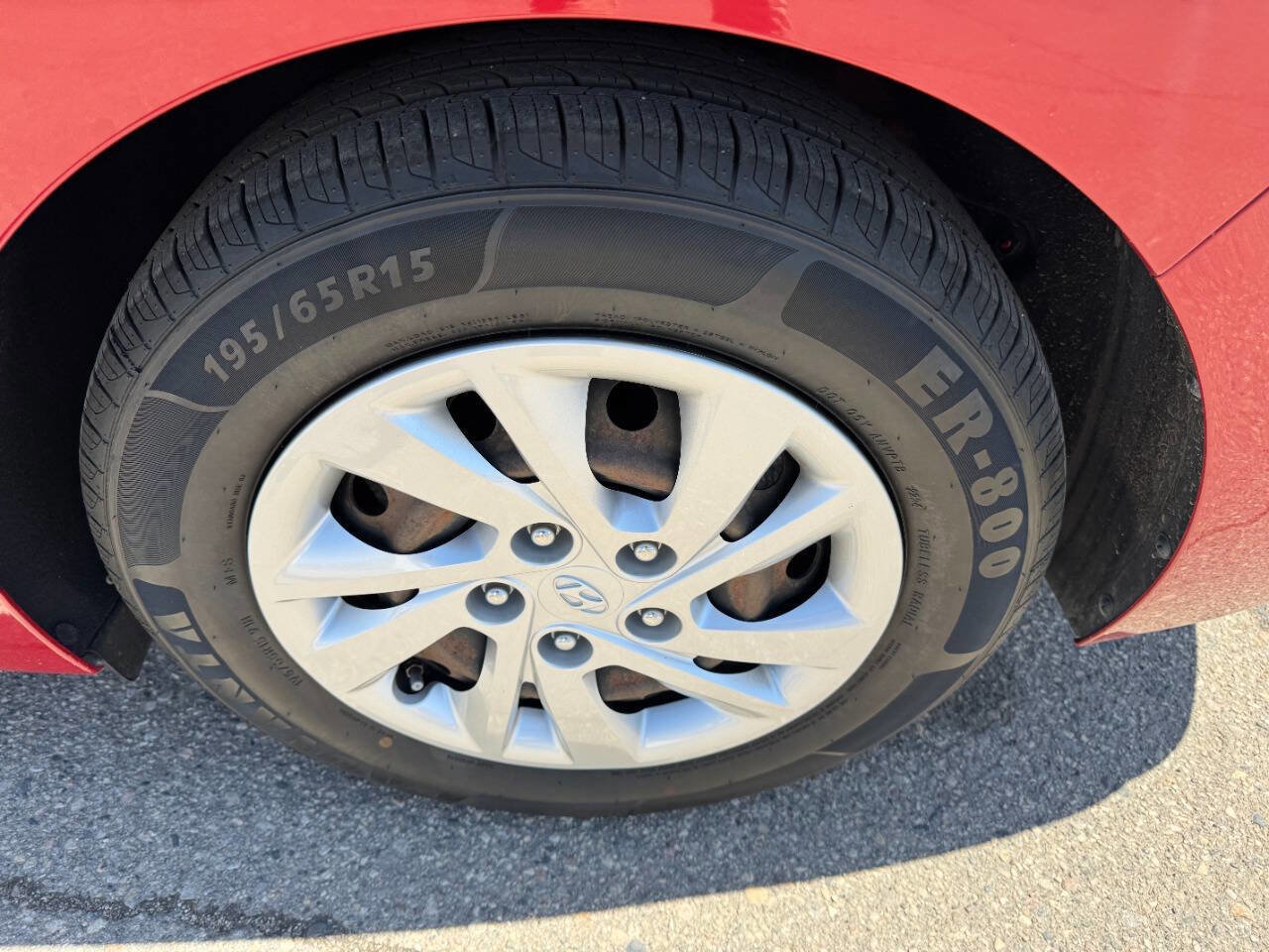 Used 2019 Hyundai Elantra SE image 9