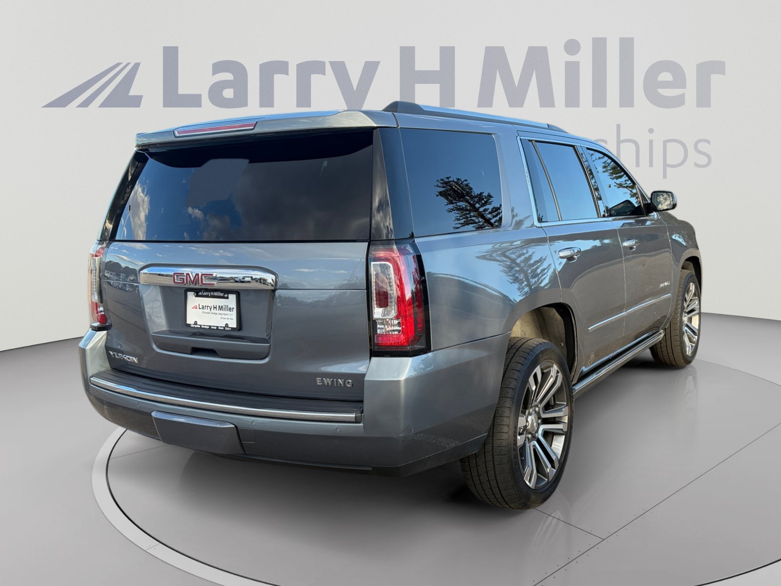 Used 2019 GMC Yukon Denali w/ Denali Ultimate Package AWD/4WD image 6