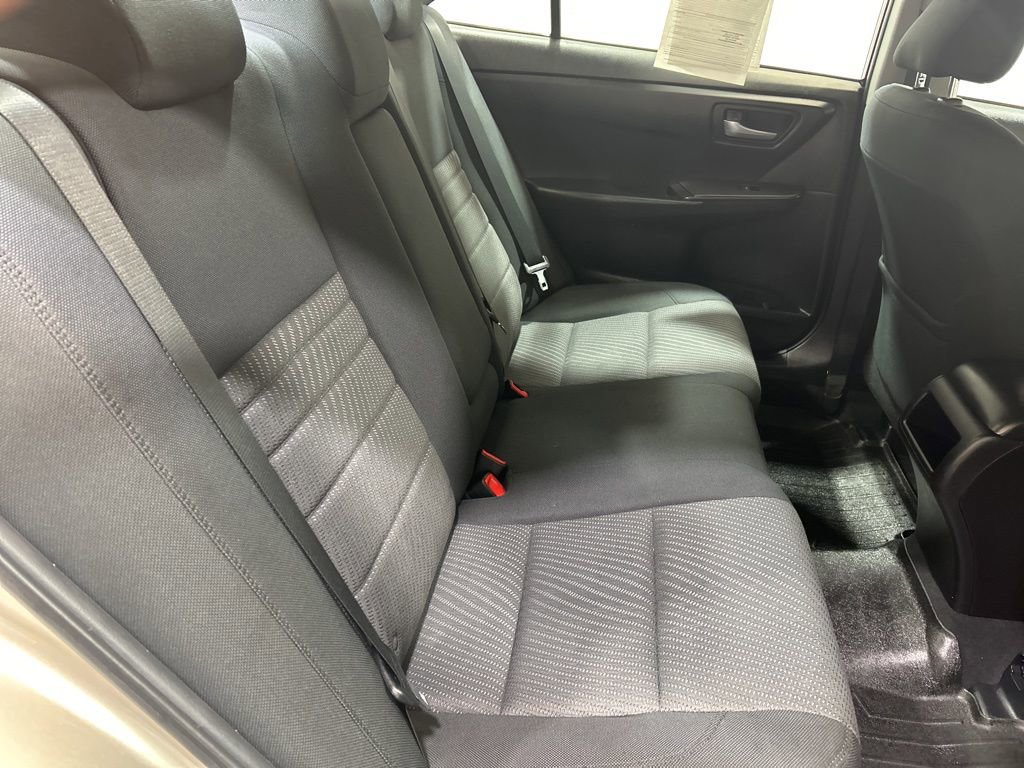 Used 2016 Toyota Camry LE image 16