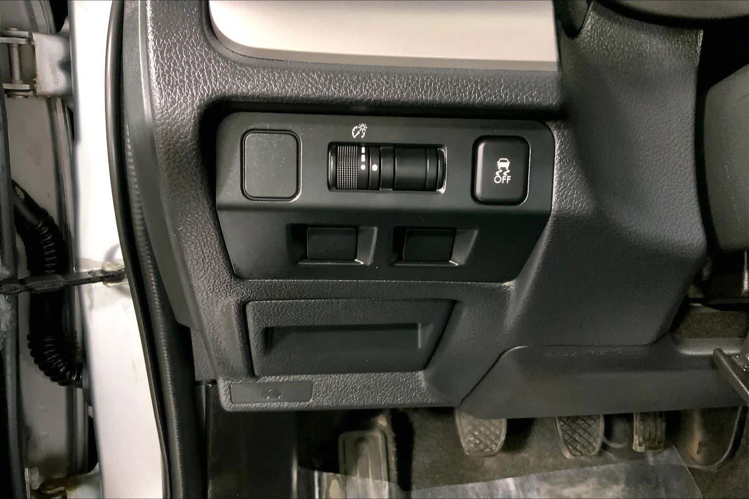 Used 2018 Subaru Forester 2.5i Premium AWD/4WD image 35