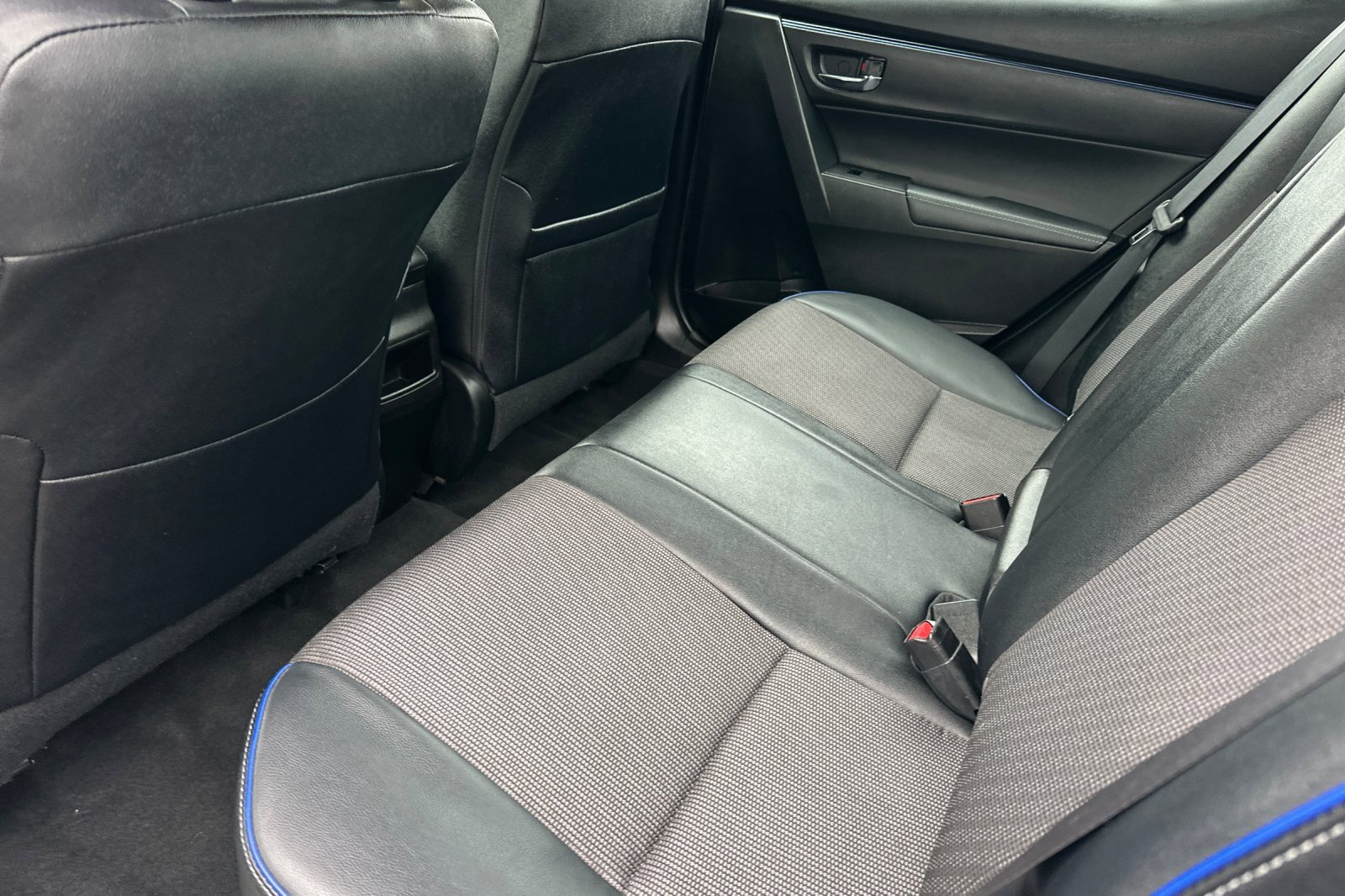 Used 2019 Toyota Corolla SE w/ Protection Package image 12