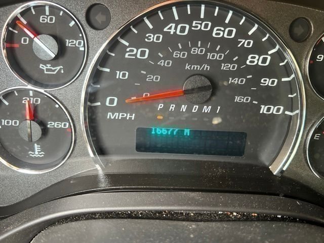 Used 2022 Chevrolet Express 2500 w/ Driver Convenience Package RWD image 34