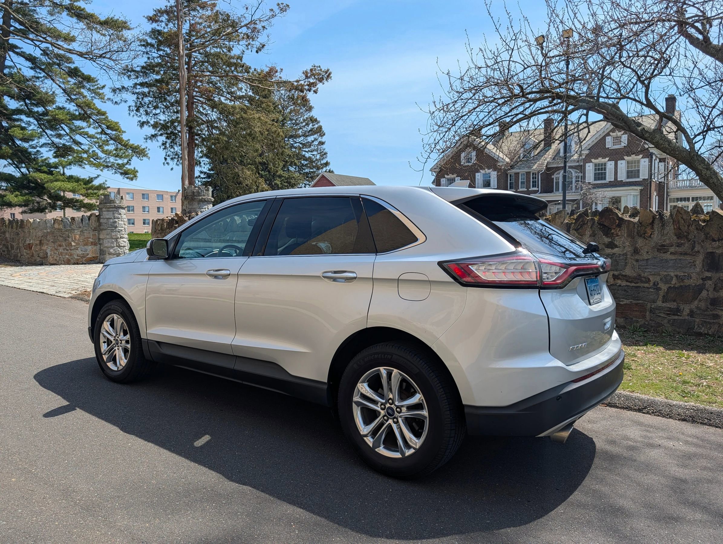 Used 2015 Ford Edge SEL w/ Equipment Group 201A AWD/4WD image 2