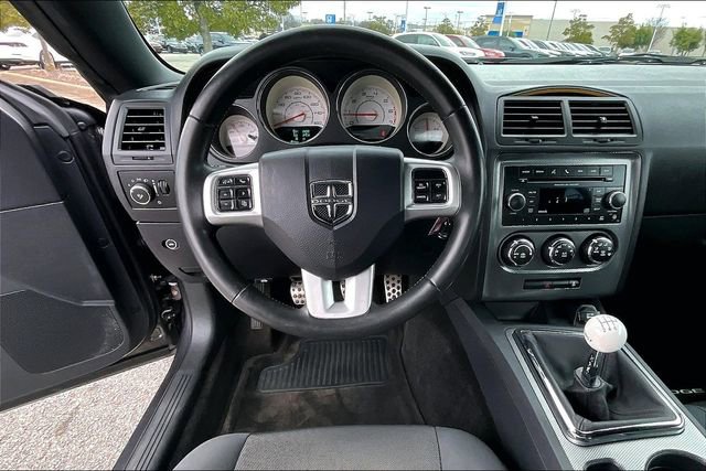 Used 2014 Dodge Challenger R/T image 8