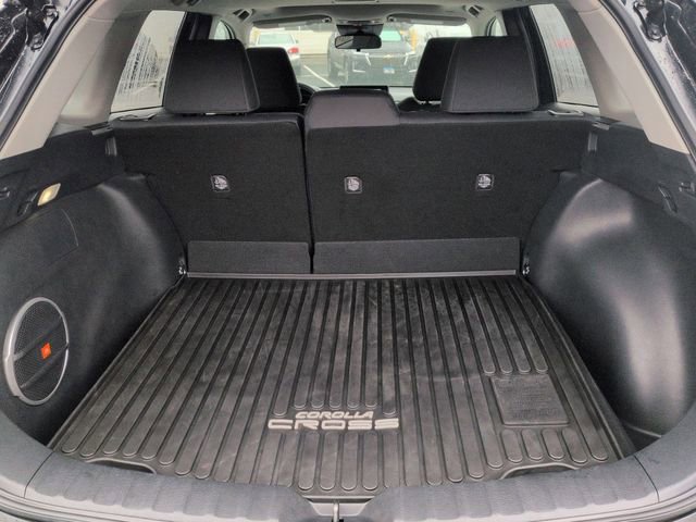 Certified 2023 Toyota Corolla Cross LE w/ Moonroof Package image 28