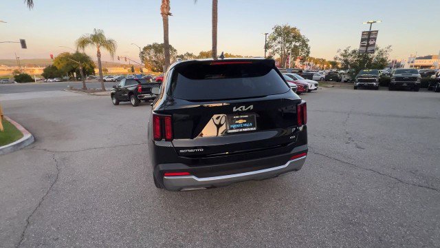 Used 2024 Kia Sorento S image 7
