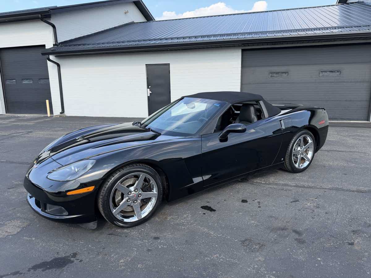 Used 2007 Chevrolet Corvette Convertible w/ Preferred Equipment Group RWD image 19