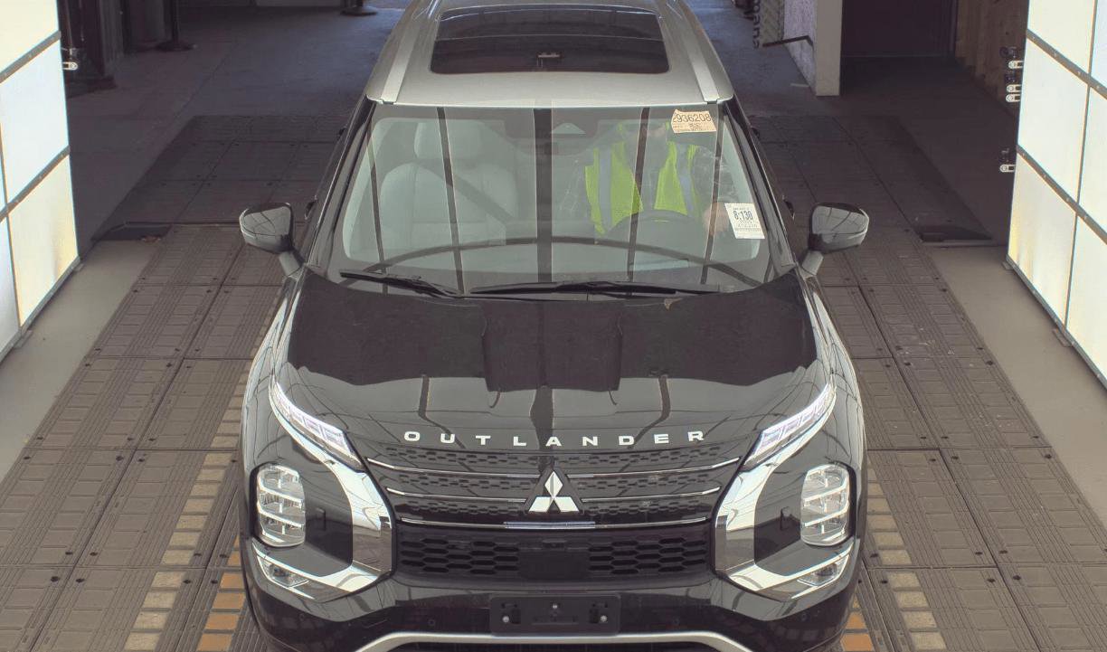 Used 2025 Mitsubishi Outlander SEL AWD/4WD image 2