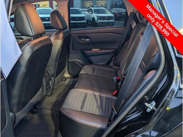 Certified 2025 Nissan Rogue SV image 10