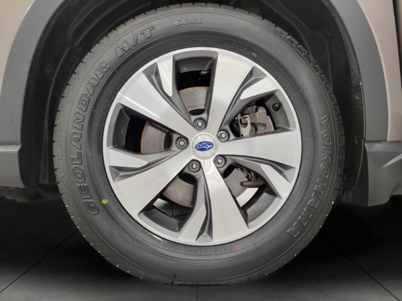 Used 2021 Subaru Ascent Premium w/ Convenience Package AWD/4WD image 4
