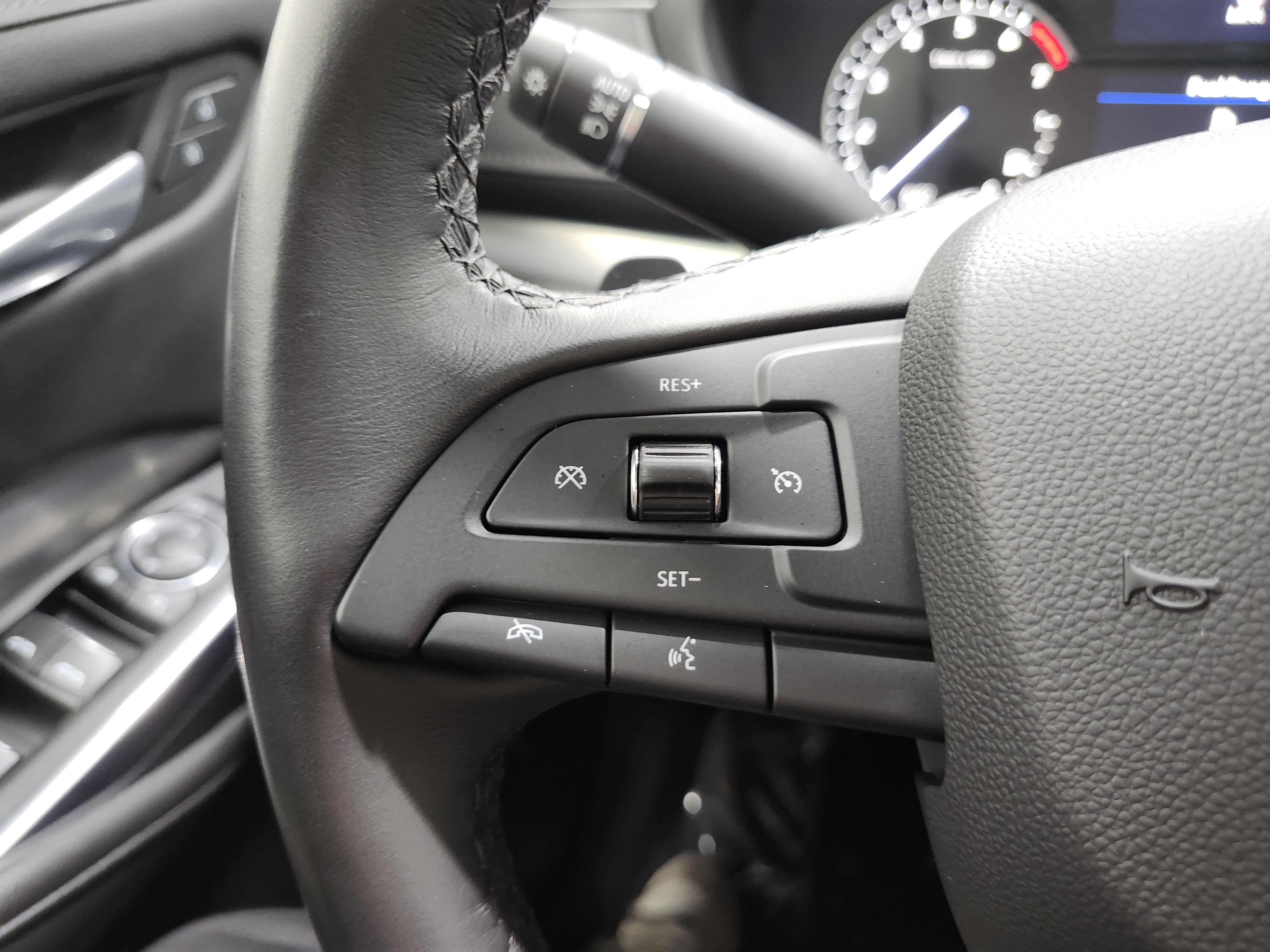 Used 2019 Cadillac XT4 Premium Luxury image 38