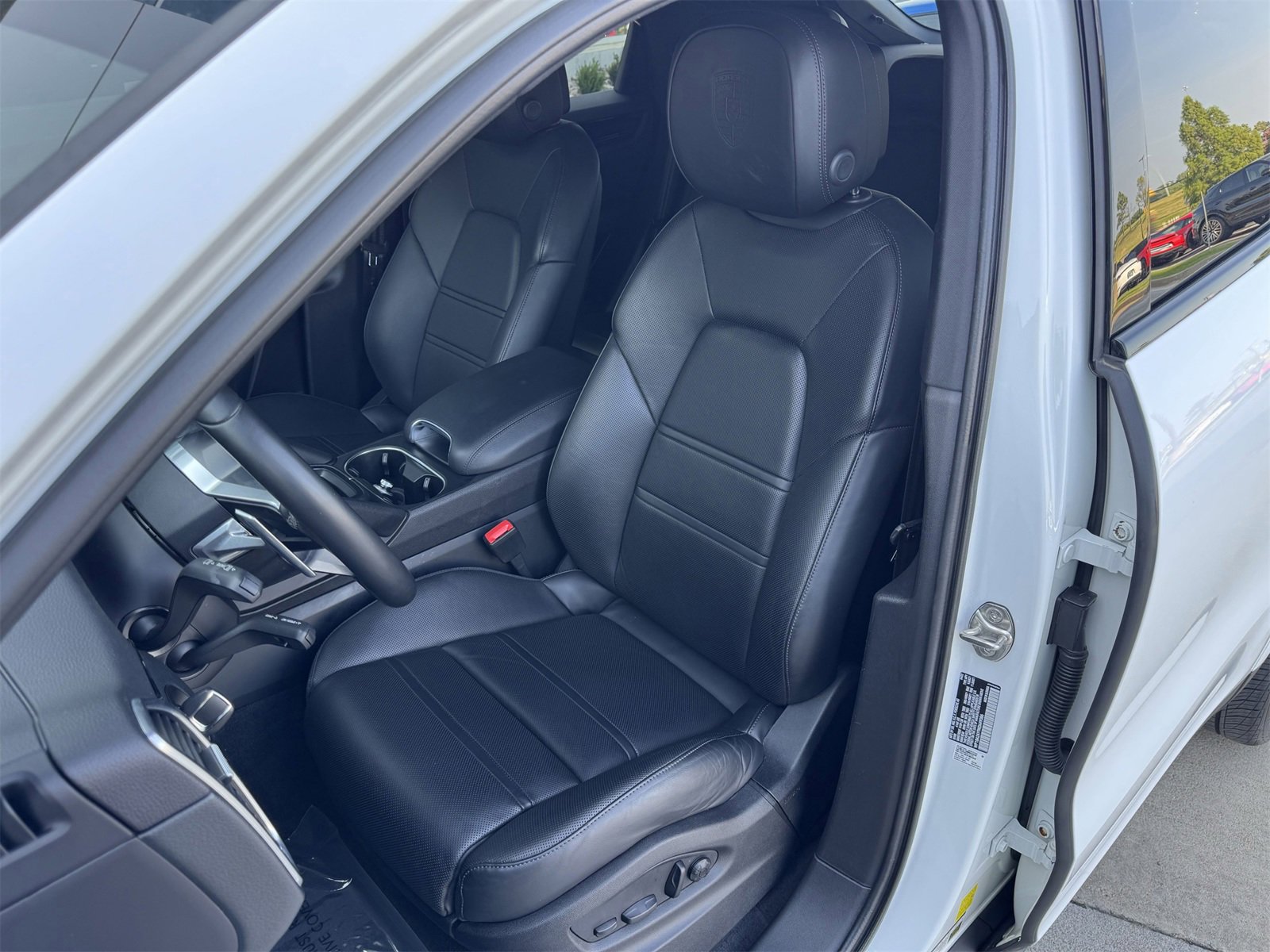 Certified 2022 Porsche Cayenne Coupe image 5