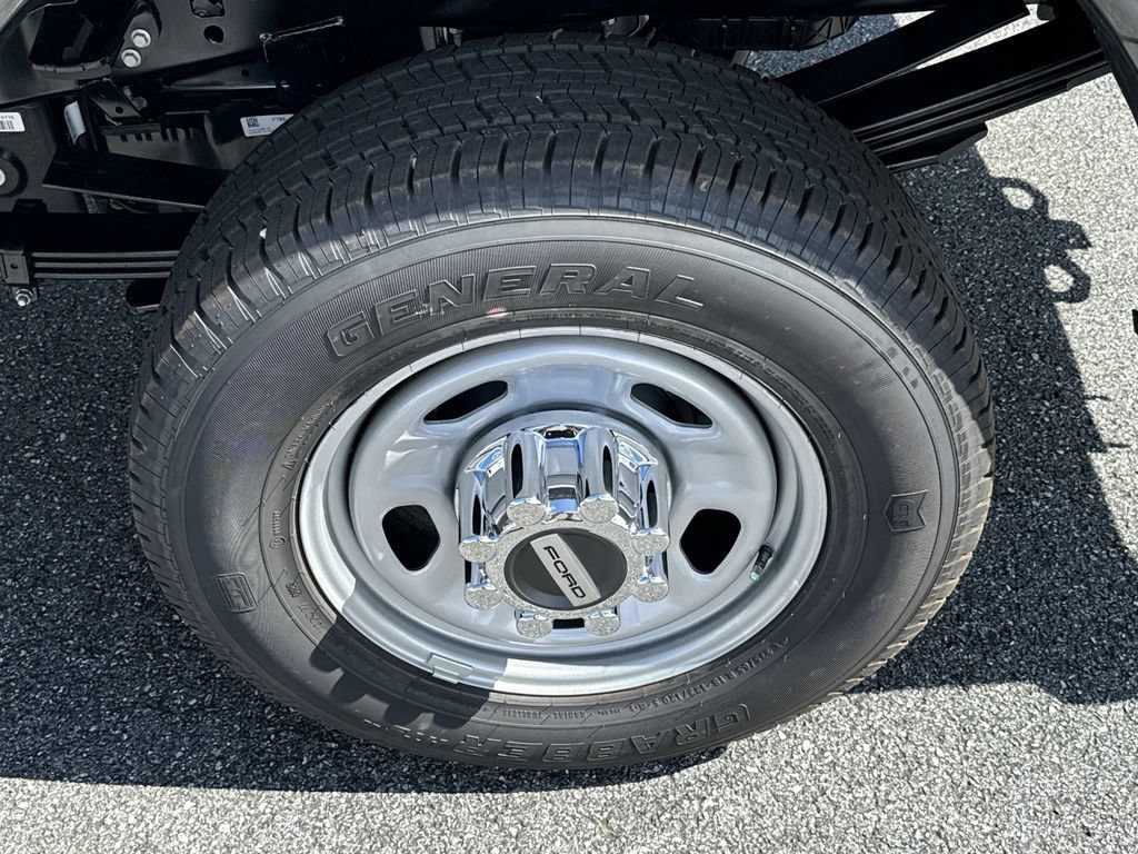 New 2025 Ford F350 XL w/ XL Chrome Package RWD image 14
