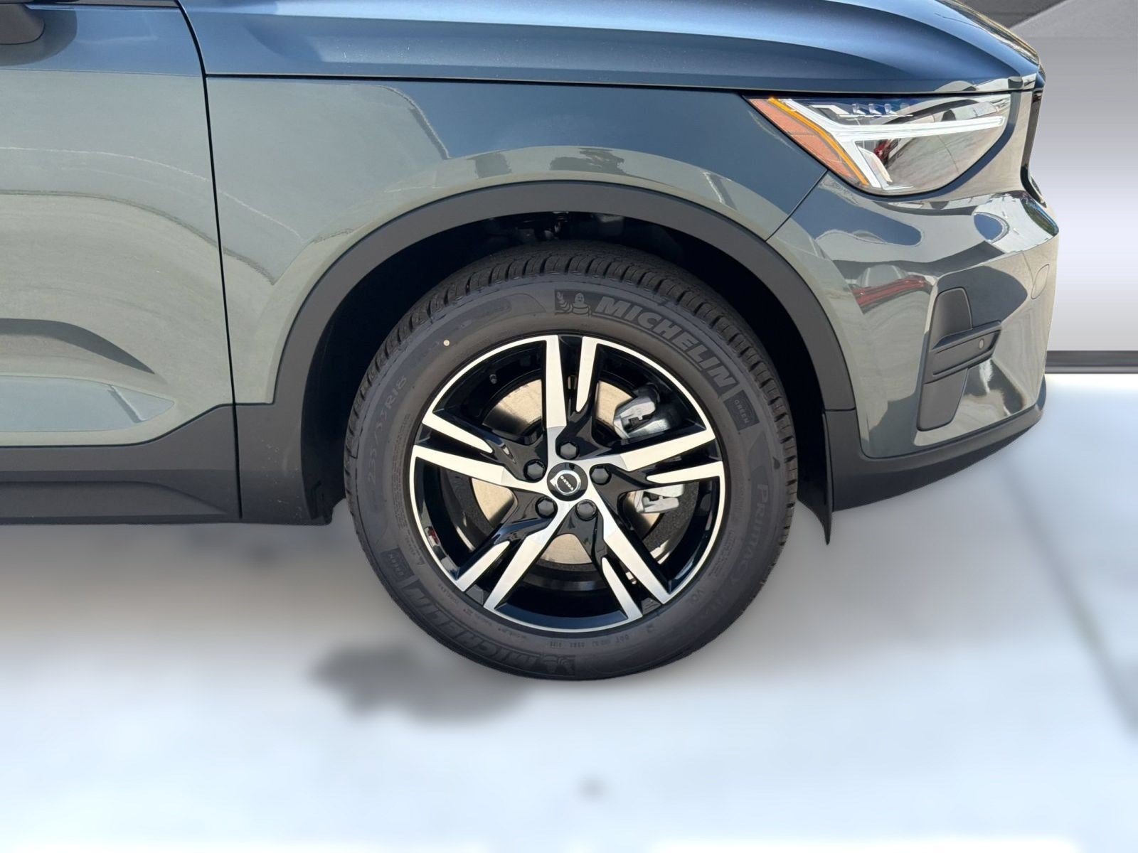 New 2026 Volvo XC40 B5 Core w/ Protection Package Premier AWD/4WD image 12