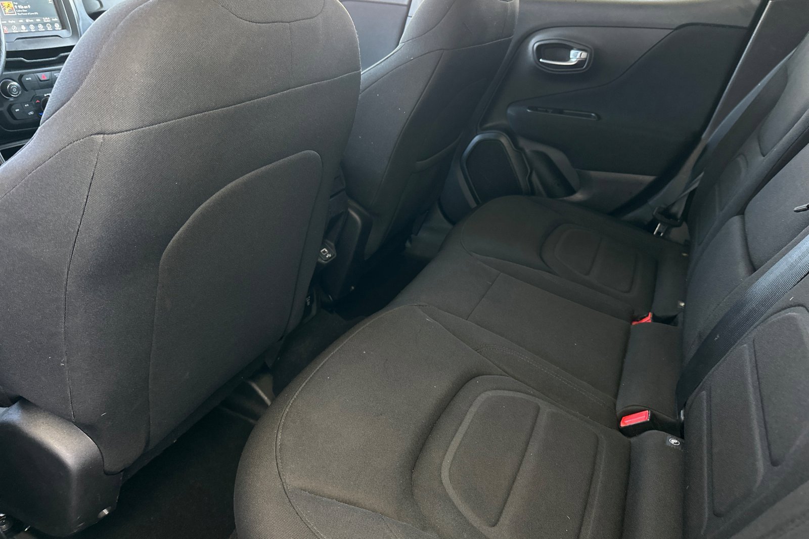 Used 2021 Jeep Renegade Latitude w/ Convenience Group image 11