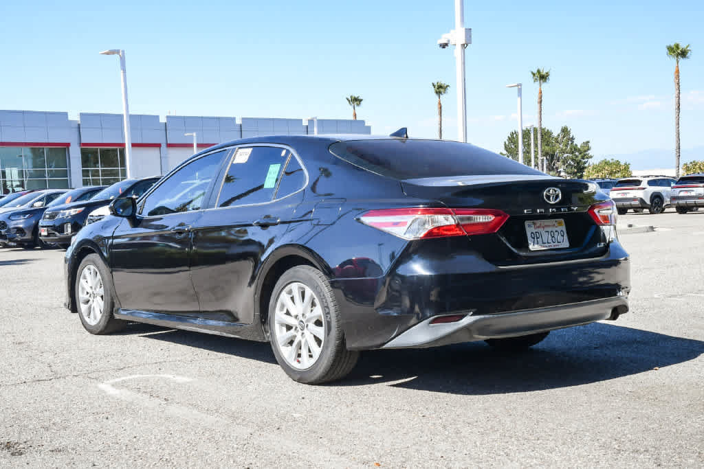 Used 2019 Toyota Camry LE FWD image 7