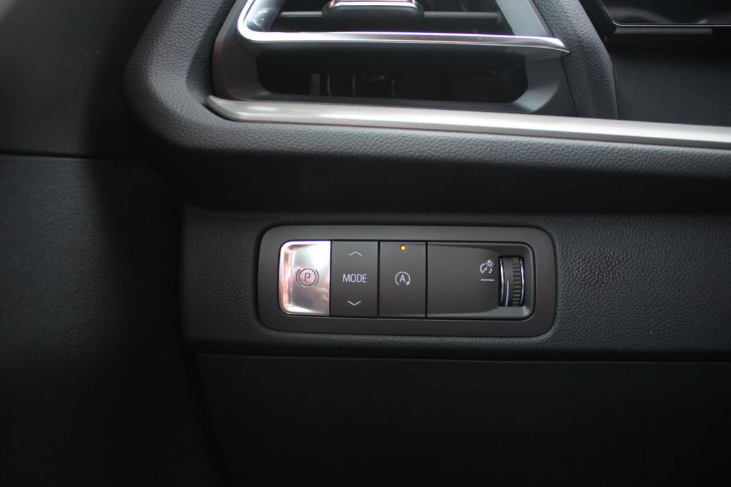 New 2026 Chevrolet Traverse LT w/ Enhanced Driving Package FWD image 16