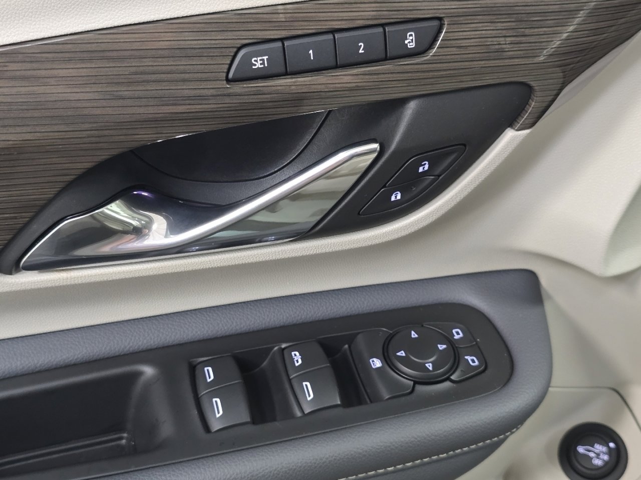 Used 2024 GMC Terrain Denali w/ Denali Premium Package image 26