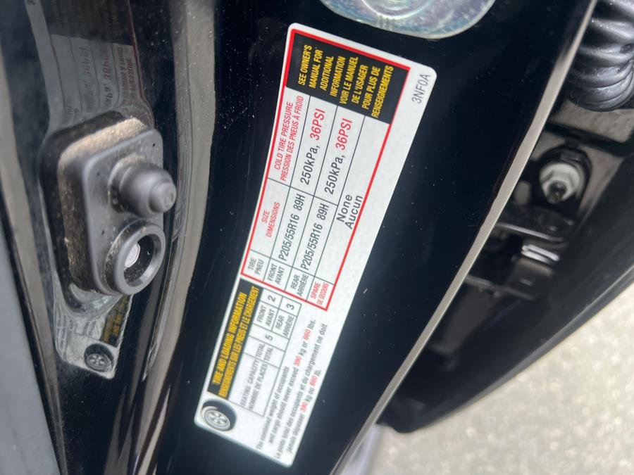Used 2025 Nissan Leaf S image 49
